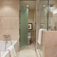 Creme Marfil walls, floors and vanity top